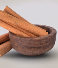 Cinnamon (दालचिनी)